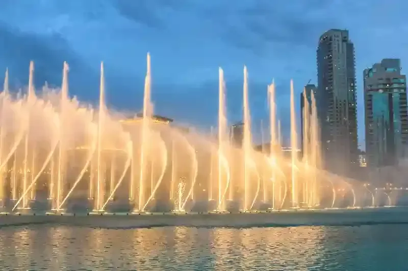 dubai fountain, 10 cose da vedere a dubai 