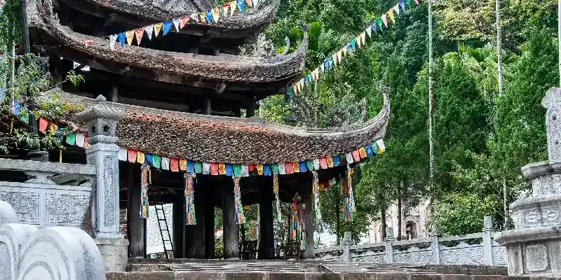 Pagoda Thien Chua en la montaña Huong Tich.