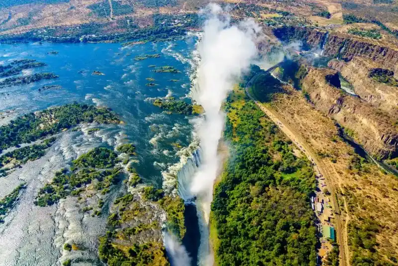 Luxury Guided Tour of Victoria Falls & Chobe