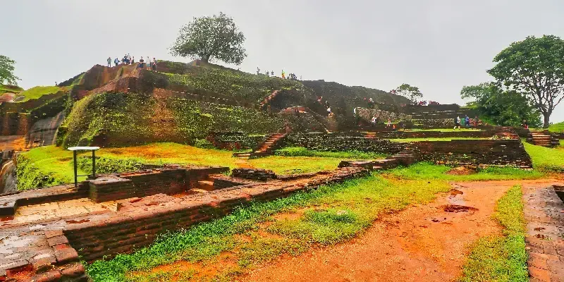 Fundaciones del palacio en Sigiriya, Sri Lanka.