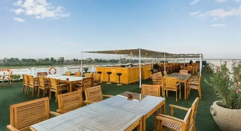 Motonave Radamis II: Crucero por el Nilo Luxor Asuán en 4 o 5 Días