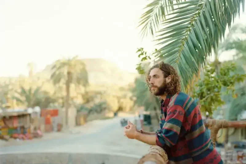 Uomo nell'oasi, tour deserto egitto