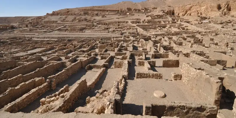 Deir Al Medinah - Luxor