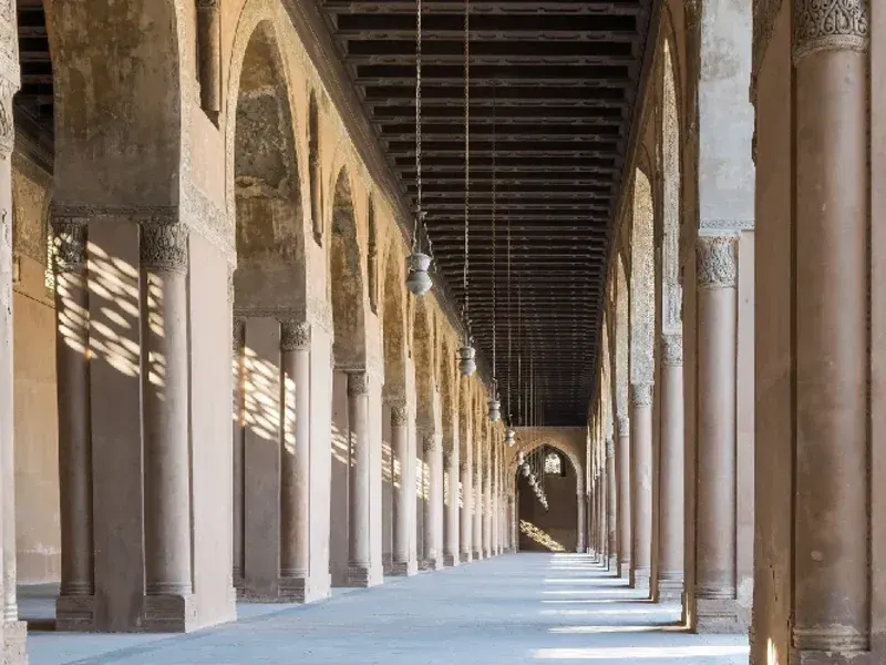 Arcs brisés en brique de la Mosquée Ibn Touloun