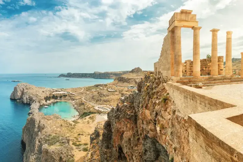 Acrópolis de Lindos. Antigua arquitectura de Grecia.