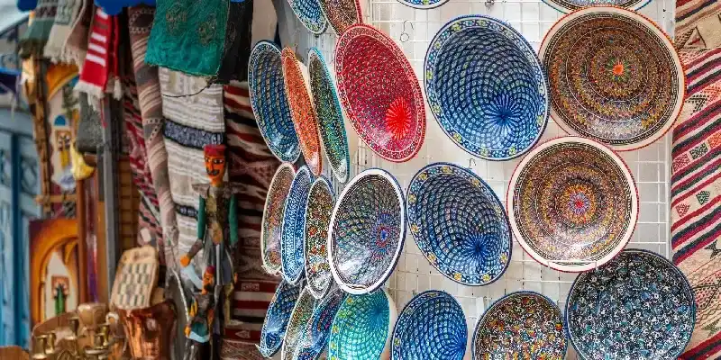 Tienda de artesanía en el pueblo de Sidi Bou Said