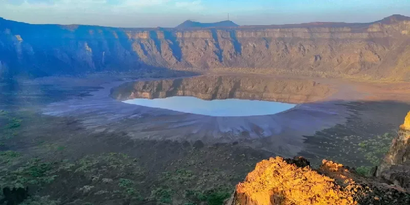 Al Wahbah Crater