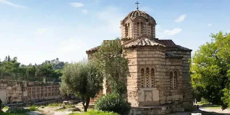 iglesia-bizantina-santos-apostoles-solaki-agora-antigua-atenas-grecia