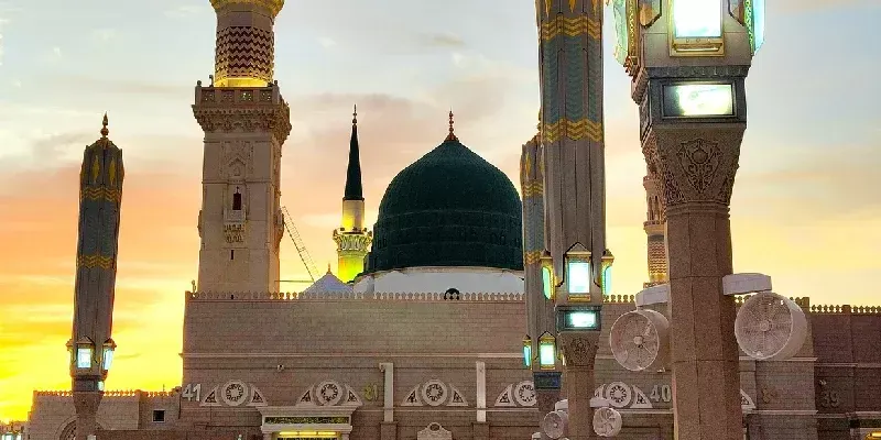 vista Vista de la Cúpula Verde y la Mezquita del Profeta en Medina, Arabia Saudita.