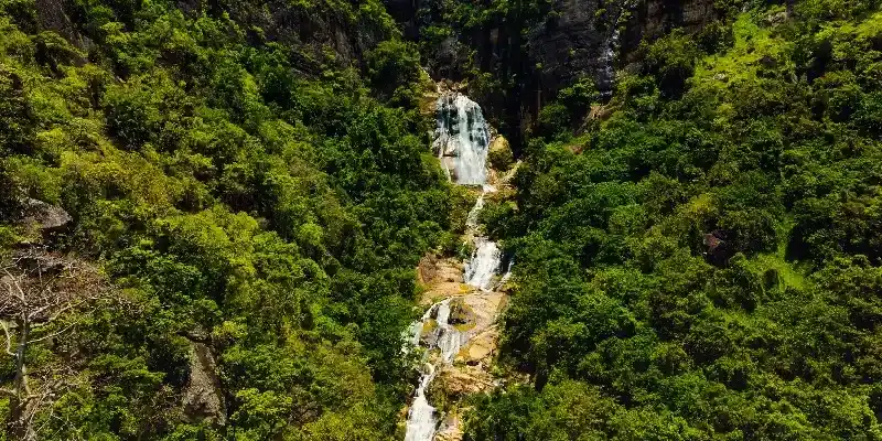 Las Cataratas Ravana, Sri Lanka.