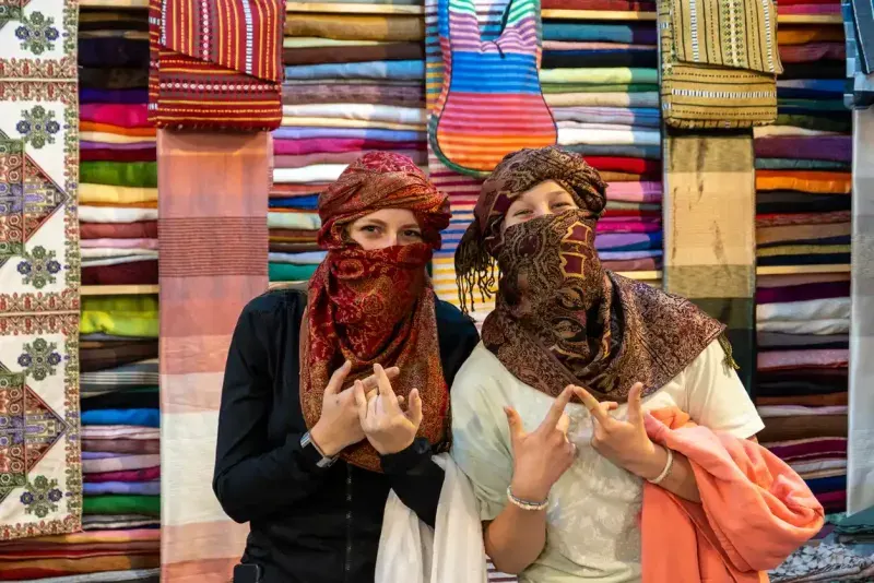 Shopping in the media of Fez