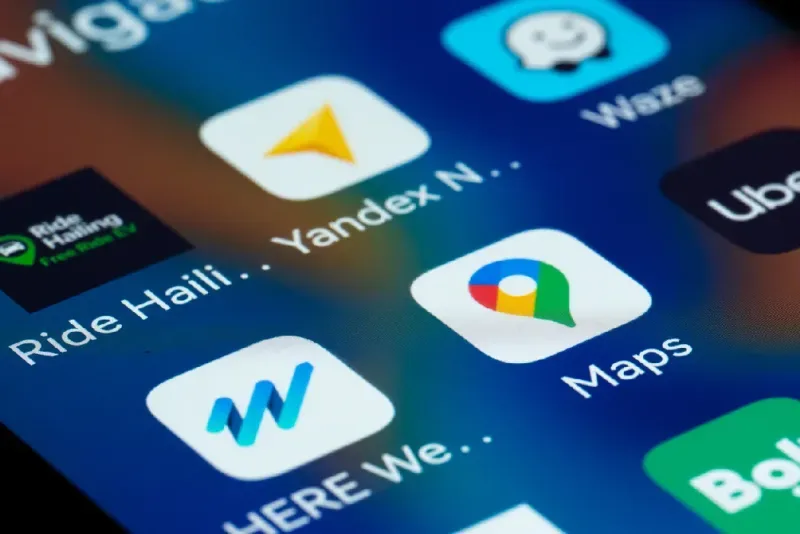 google-maps-y-populares-aplicaciones-de-navegacion-y-transporte