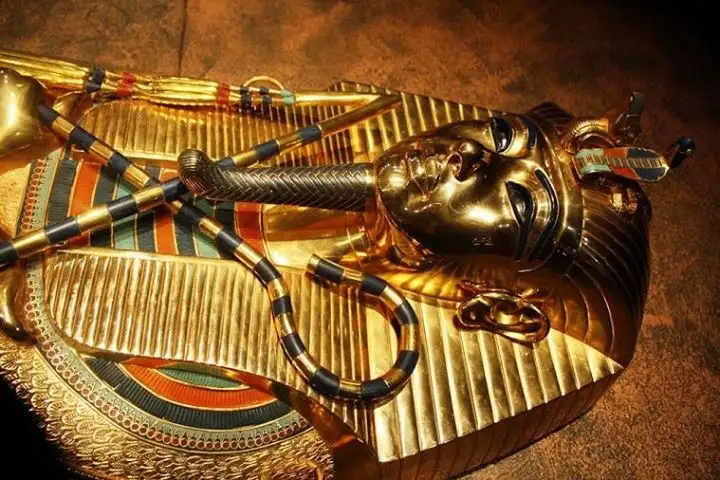 Golden Coffin of King Tut in The Egyptian Museum Golden Coffin of King Tut in The Egyptian Museum
