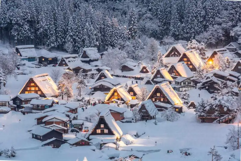 SHIRAKAWA-GO: Thatched Roof Village Escape