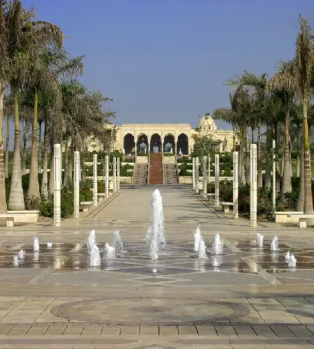 Al Darb Al Ahmar and Nmec Tour