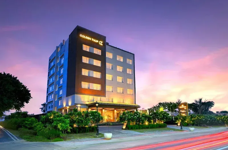 Agra Golden Tulip