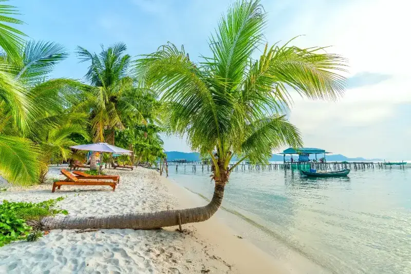 La playa de la estrella de mar, aldea de Rach Vem, isla de Phu Quoc, Vietnam.