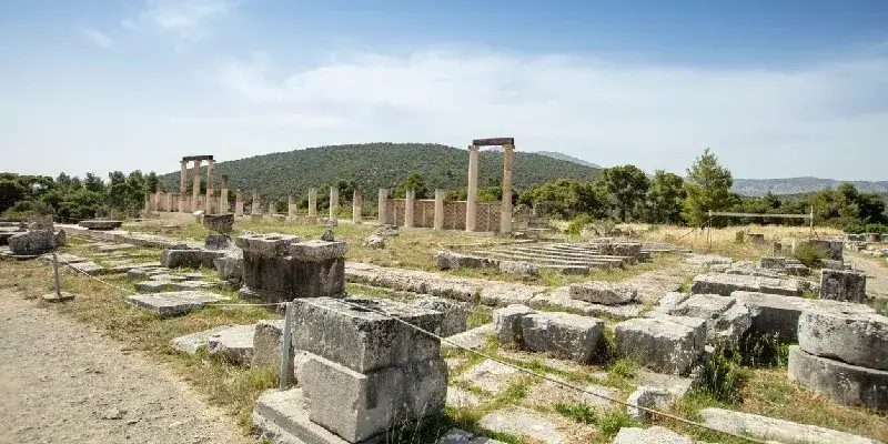 teatro-antiguo-de-epidauro-dedicado-a-asclepio-dios-griego-de-la-medicina
