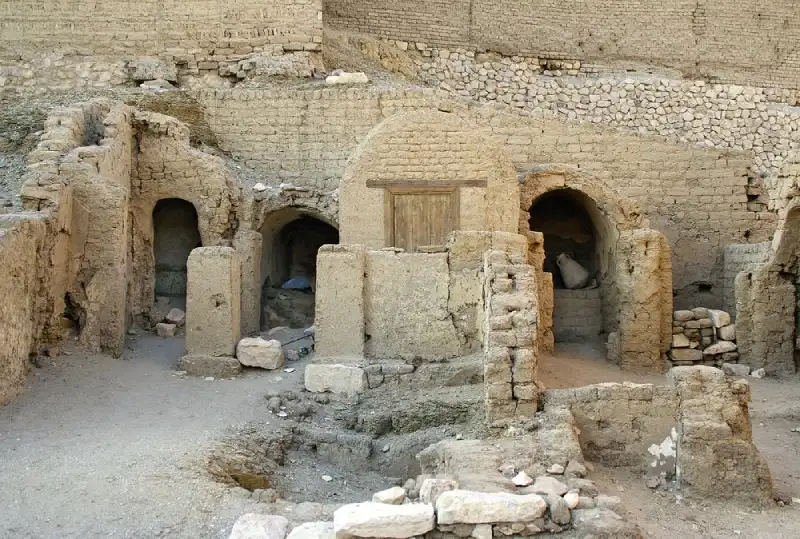 Deir Al Medinah - Luxor