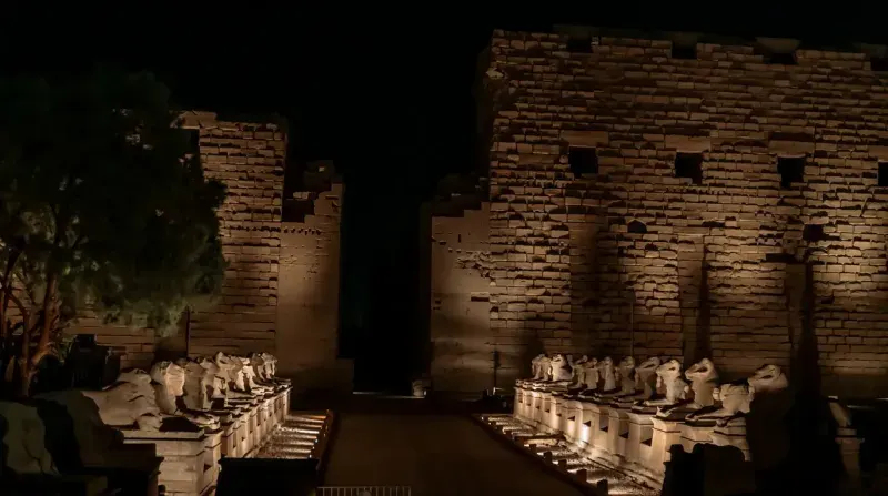 Show de luz e som no Templo de Karnak