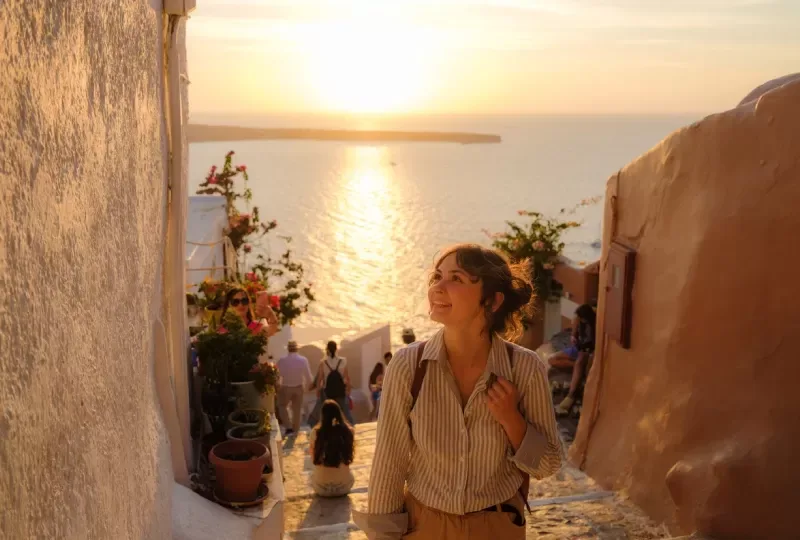 Rua em Santorini, Documentos para entrar na Grécia