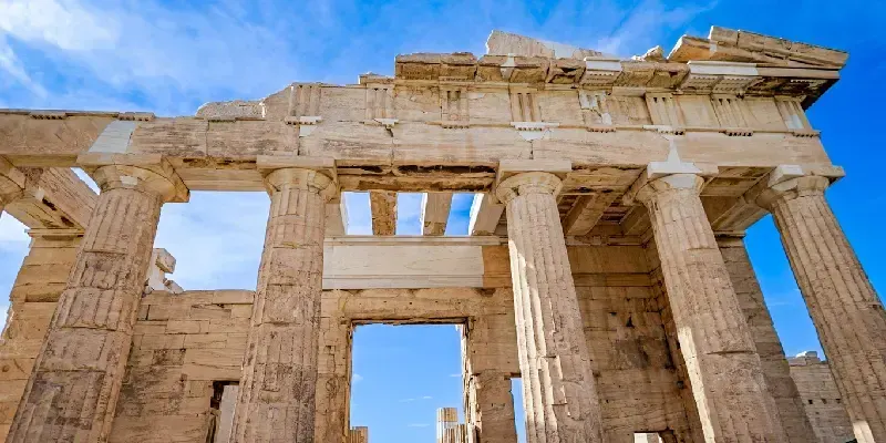 los-propileos-de-la-acropolis-de-atenas-y-la-arquitectura-de-la-antigua-grecia