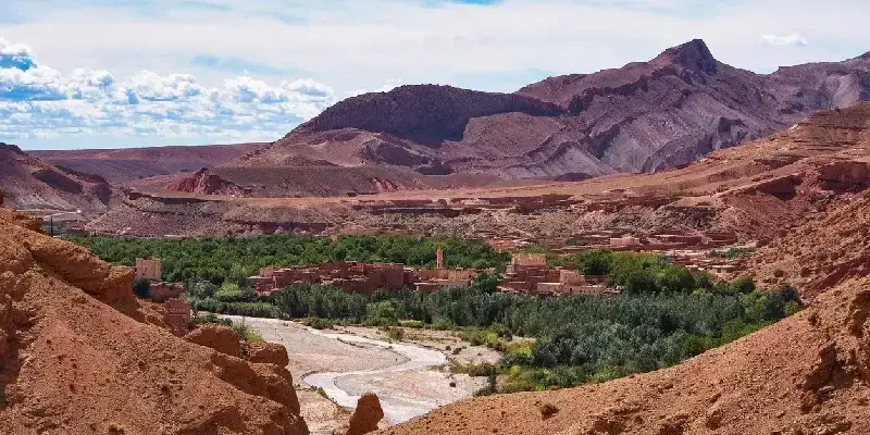hermoso-valle-de-las-rosas-cerca-de-ouarzazate-marruecos