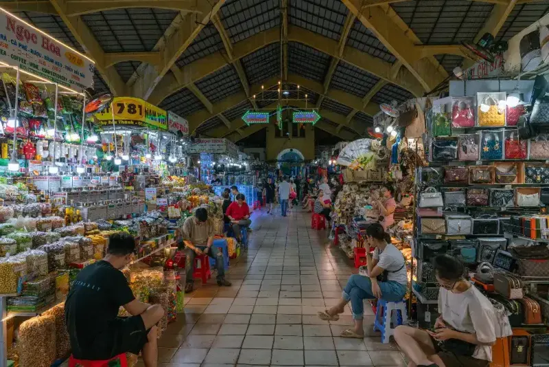 Ben Thanh, un famoso mercado cubierto y un popular destino turístico, Ho Chi Minh, Vietnam.