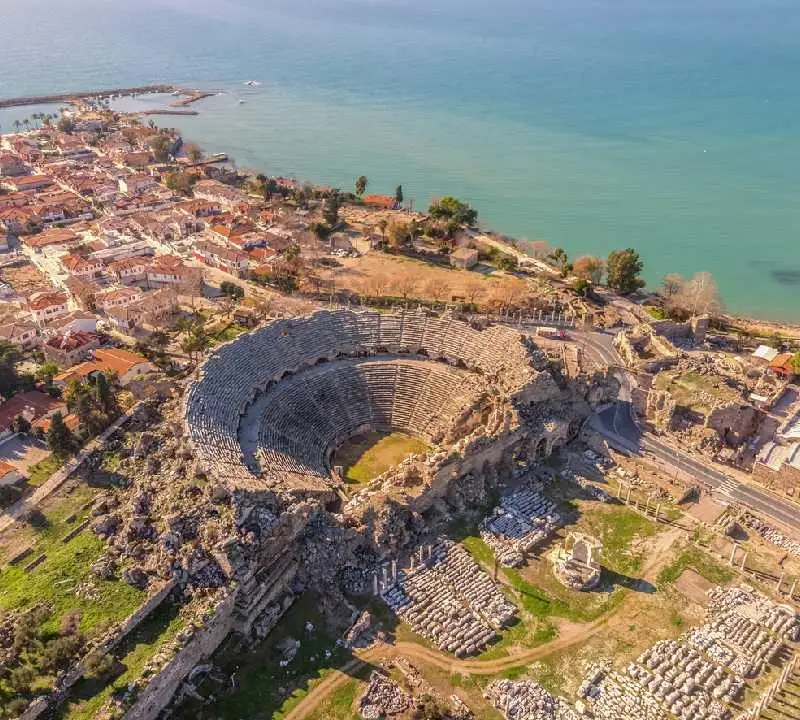Side é uma antiga cidade grega na costa sul do Mediterrâneo, na Turquia, em Antália,
