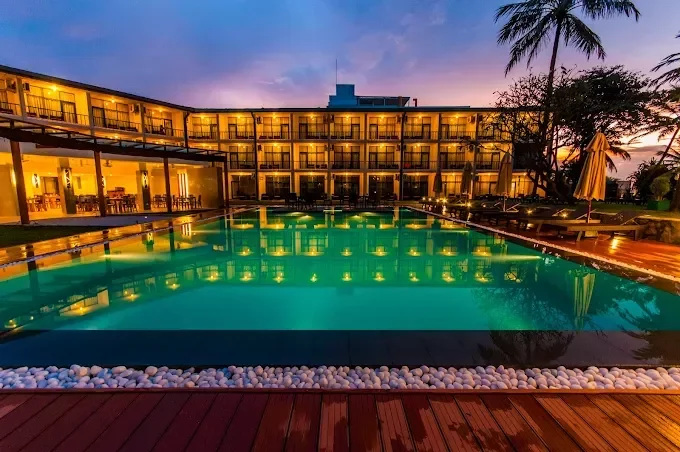 Camelot Beach Hotel
