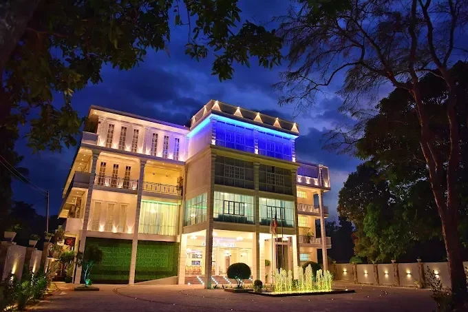 Royal Reach Family Resort