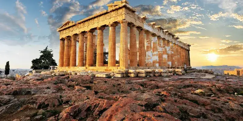 acropolis-con-el-partenon-al-atardecer-grecia