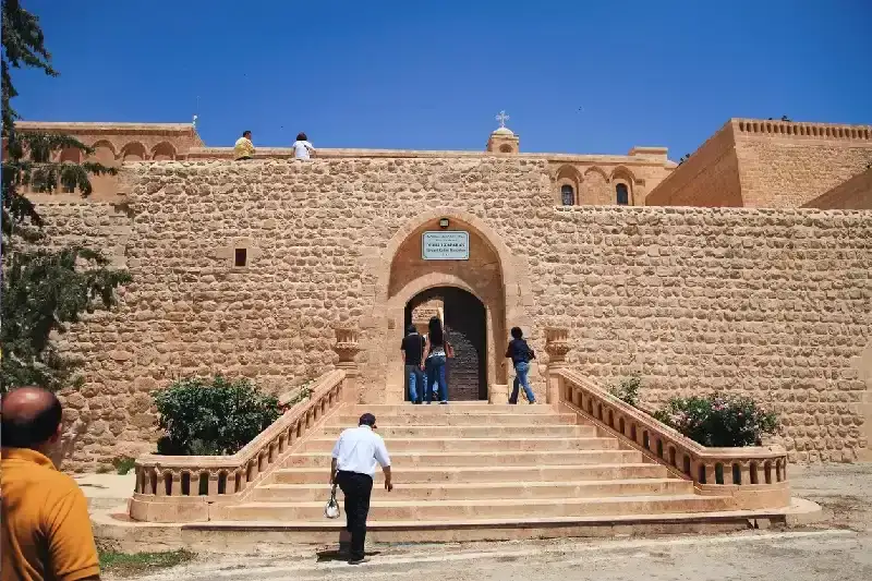 una chiesa a Midyat  , Midyat