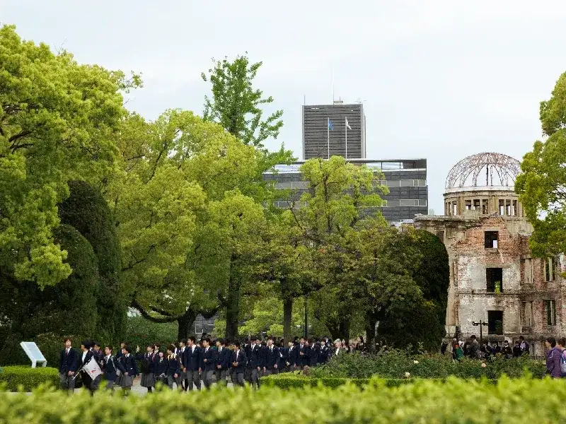 Hiroshima: La Ciudad que Renació y Conquistó al Mundo