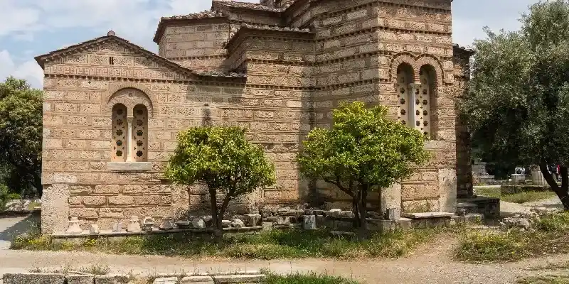 Iglesia de los Santos Apóstoles en el Foro Griego en Atenas, Grecia.