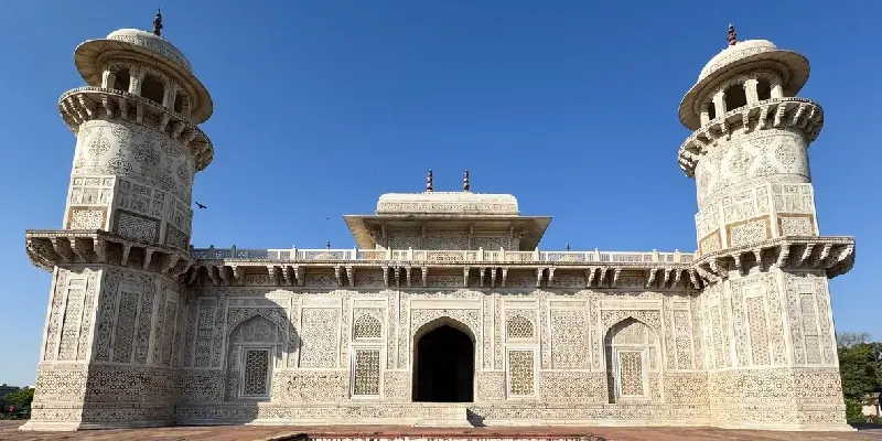 Itmad-ud-Daula, en Agra, India.