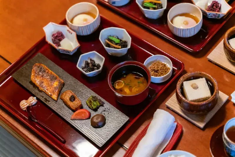Comida tradicional japonesa, cocina kaiseki en Kioto, Japón
