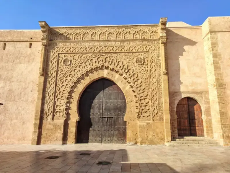 portao-monumental-bab-oudaia-com-arco-em-ferradura