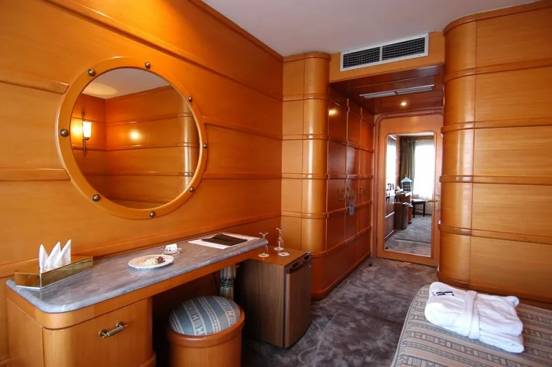 カスル・イブリムナセル湖クルーズの部屋の内