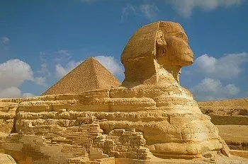 Sphinx bei den Pyramiden von Gizeh