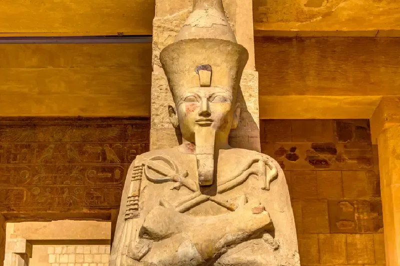 Historische Darstellung der altägyptischen Königin Hatschepsut, einer der bedeutendsten Herrscherinnen des Alten Ägypten.