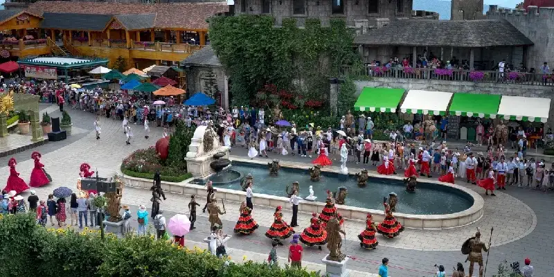 Festival callejero europeo en el Resort de Montaña Ba Na Hills.