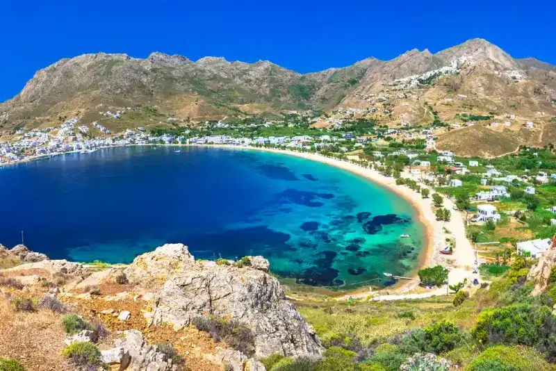 Panorama de la isla de Serifos, Grecia.
