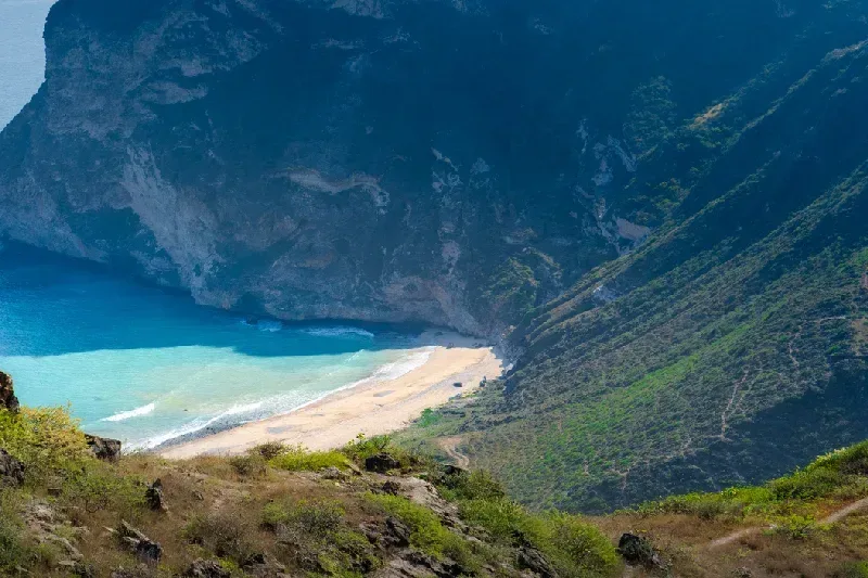 Spiaggia di Al Mughsail: Un Gioiello Nascosto sulla Costa dell'Oman