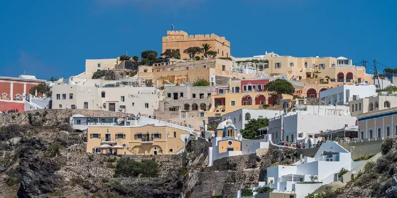 fira-isla-de-santorini-en-las-cícladas-grecia
