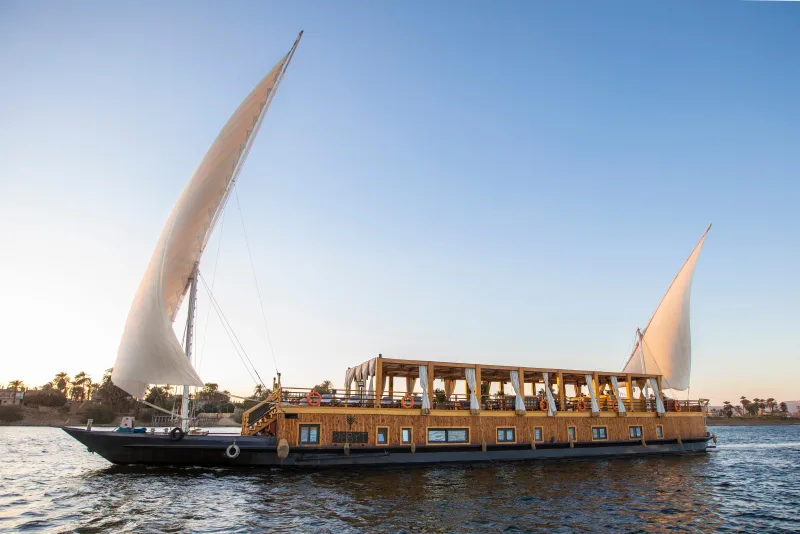 nebyt Dahabiya, Dahabiya vs Nile Cruise