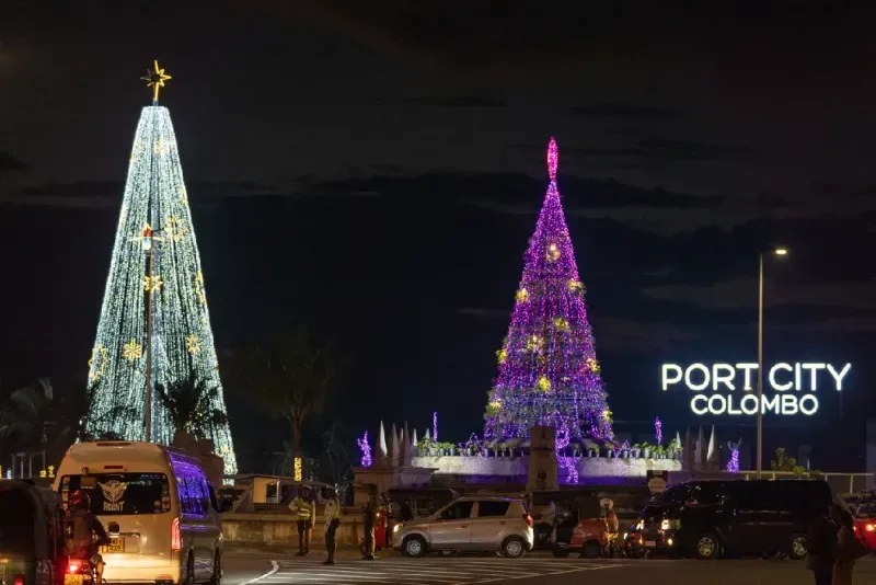 Luces de Navidad en Port City Colombo para viajes a Sri Lanka