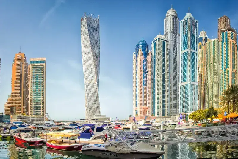 Cayan Tower, Dubai.