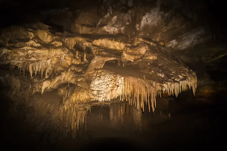 Alhoota Cave | Al hoota Cave Oman | Nizwa Al Hoota Cave