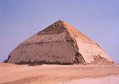 Bent-Pyramide von König Senefru, Dahschur